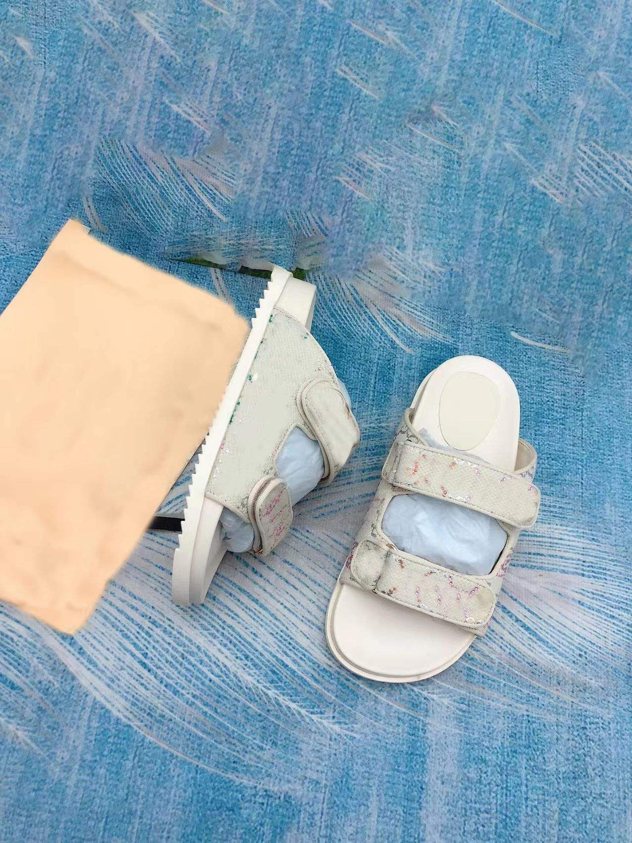 Women's Summer Beach Fashion Flat Leather Sandals