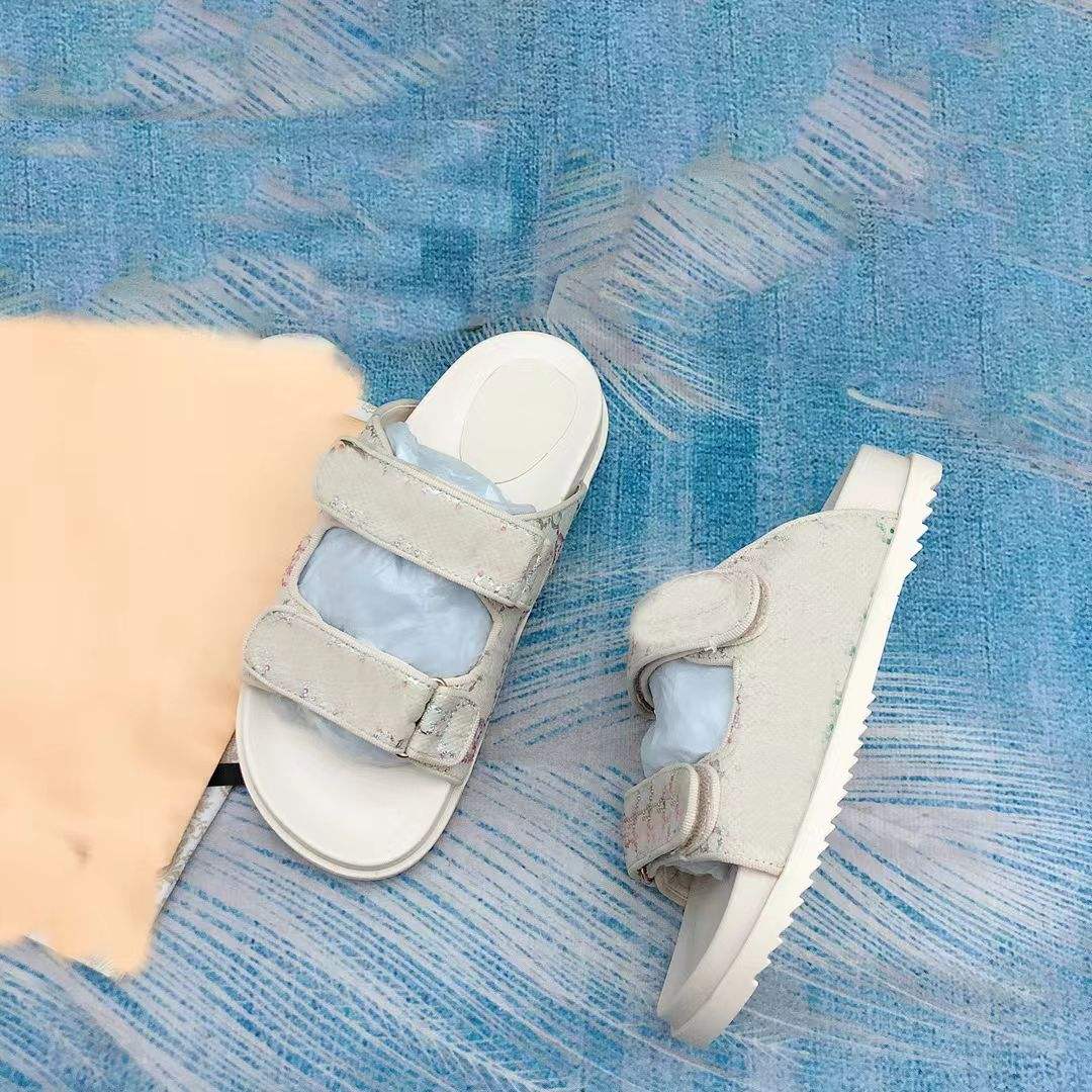 Women's Summer Beach Fashion Flat Leather Sandals