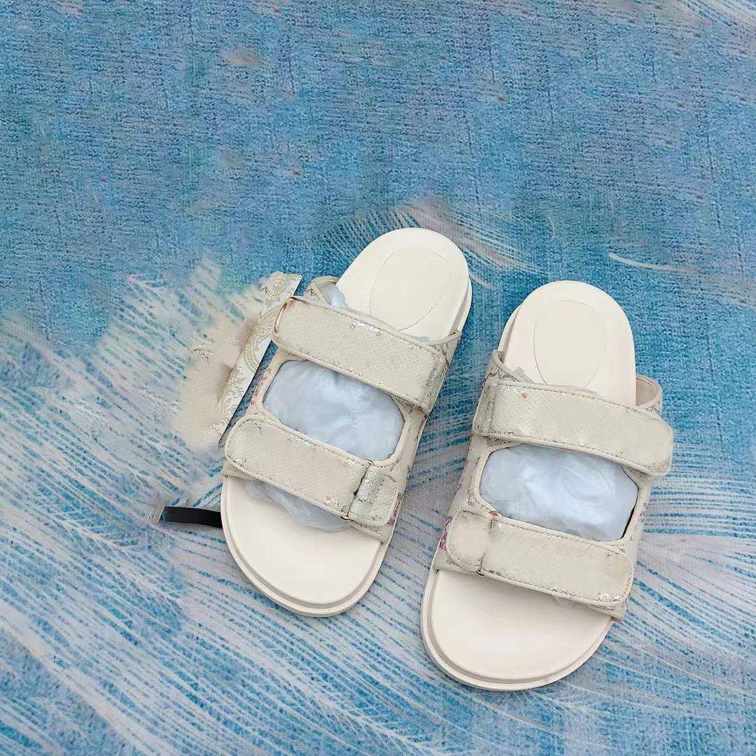 Women's Summer Beach Fashion Flat Leather Sandals
