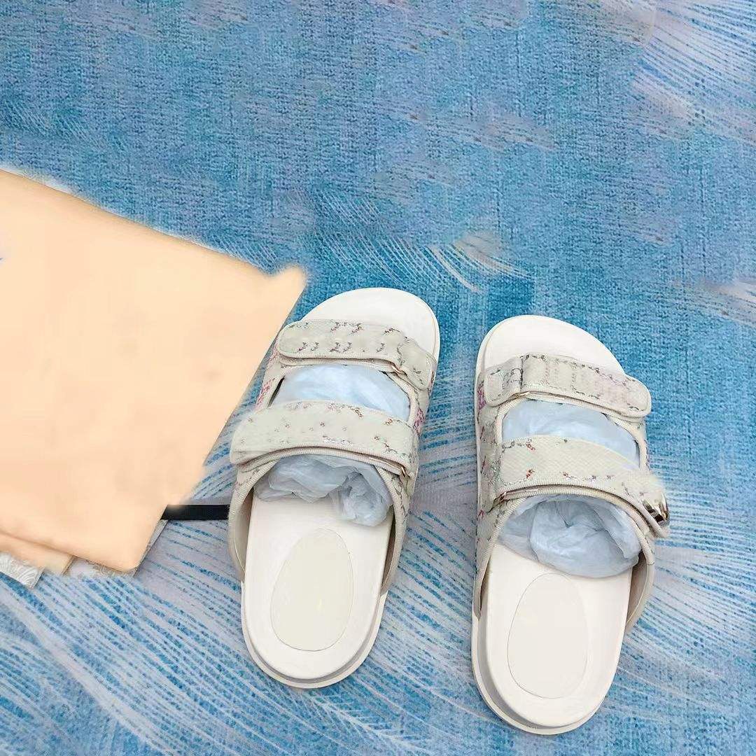 Women's Summer Beach Fashion Flat Leather Sandals